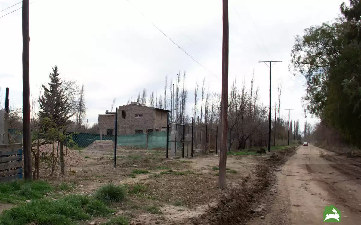 Venta o Permuta Terreno con Casa Frente al ex camping el Rocío